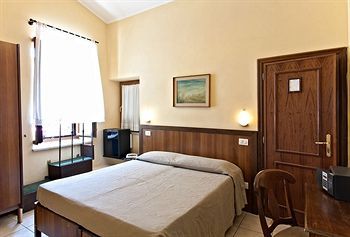 Trastevere Hotel Cisterna Roma Eksteriør bilde